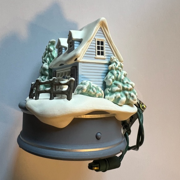 Hallmark Keepsake Ornament White Christmas - Picture 8 of 13